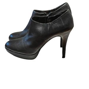 Vince Camuto Black Suede Leather Stiletto Heel Ankle Booties size 9.5